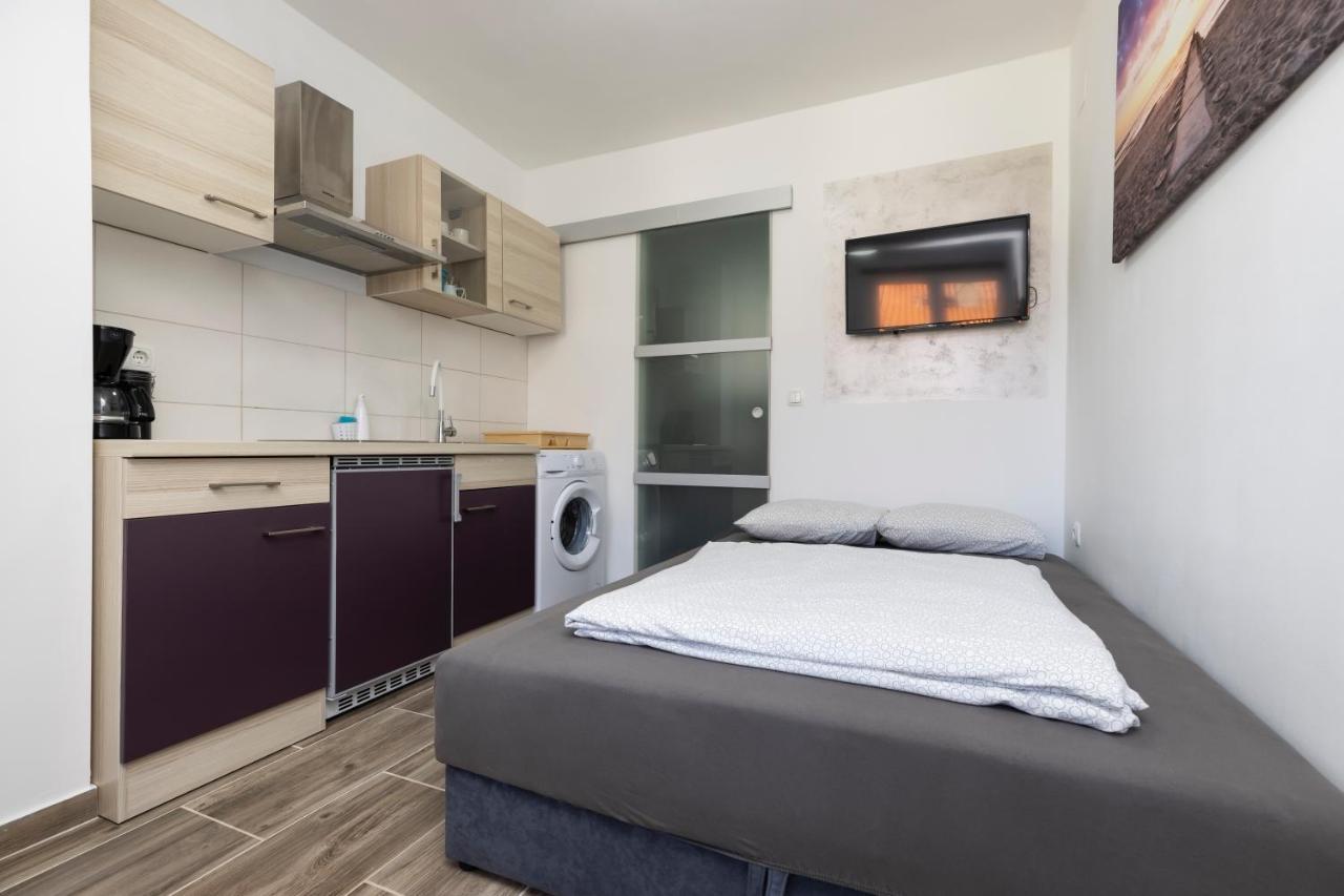 Studio Apartment Pinetree - Mali Lošinj Buitenkant foto
